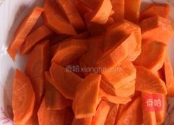 土豆蘑菇胡萝卜炖鸡的做法图解6