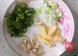 土豆蘑菇胡萝卜炖鸡的做法图解7