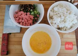 普普通通蛋炒饭的做法图解1