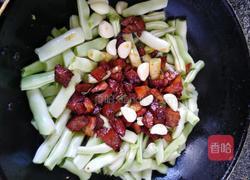 红烧肉豆角闷面的做法图解5