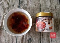 桃胶莲子银耳羹(美容养颜)的做法图解2