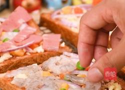 超快手早餐鲜虾吐司披萨4步就能搞定的做法图解2