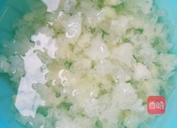 银耳莲子羹的做法图解2