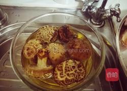 猪尾巴勾兔子的做法图解2