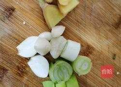 清炒蛏子的做法图解1