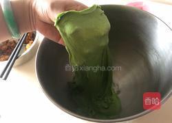 抹茶咸蛋黄肉松面包的做法图解3