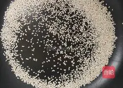 Illustration of how to make salty shredded chicken 5