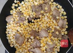 清甜炒玉米粒的做法图解4