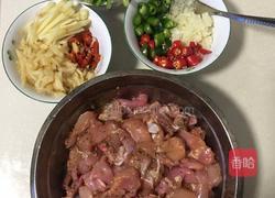 仔姜炒兔肉的做法图解2