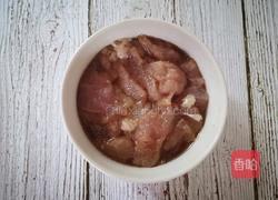 油豆腐炒瘦肉的做法图解3