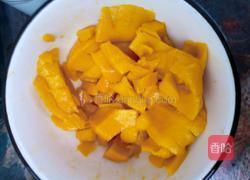 自制芒果酸奶的做法图解3