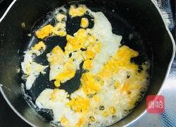 鸡蛋火腿榨菜炒面的做法图解3