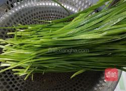 韭菜木耳鸡蛋饺子的做法图解2