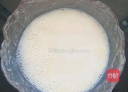 抹茶榴莲千层蛋糕的做法图解2