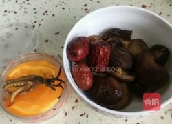 切碎加料开火三步搞定营养丰富的虫草鸡汤的做法图解3