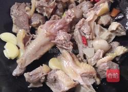 土豆炖东北大鹅的做法图解3