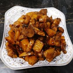 红烧肉炖土豆的做法[图]