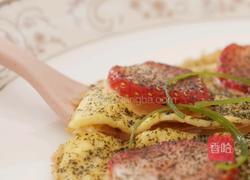 海苔草莓鸡蛋饼的做法图解4