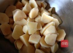土豆炖肉的做法图解1