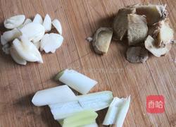 胡萝卜山药排骨汤的做法图解3