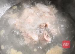 胡萝卜山药排骨汤的做法图解4