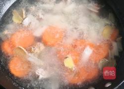 胡萝卜山药排骨汤的做法图解8