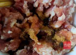 Illustration of how to make glutinous rice meatballs 1