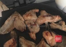 三文鱼头炖豆腐的做法图解2