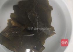 玉米海带萝卜香菇排骨汤的做法图解4