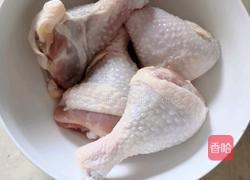 辣椒炒鸡腿肉的做法图解1