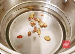 番茄玉米排骨汤的做法图解5