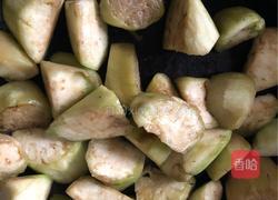 脱了皮的茄子地三鲜的做法图解5