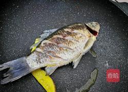 鲫鱼豆腐汤的做法图解2