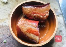 芹菜炒腊肉的做法图解1