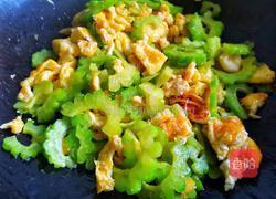 夏日必备清热解暑的苦瓜炒蛋的做法图解8