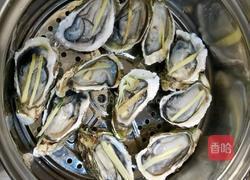 蒜蓉粉丝生蚝的做法图解2