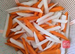 酸辣萝卜条的做法图解2