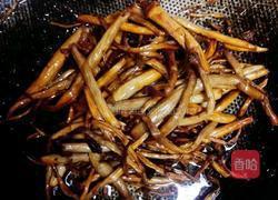 干煸老鸭茶树菇的做法图解3