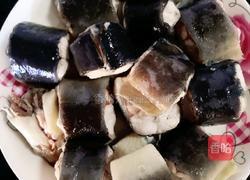 蜜枣枸杞桂圆烩鳗鱼的做法图解4