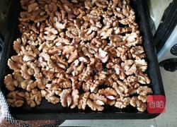 琥珀桃仁的做法图解1