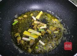 酸菜鲫鱼汤的做法图解4