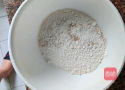 油条的做法图解1