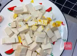 Illustration of how to make crab roe tofu 1