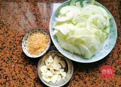 虾皮炒蒲瓜的做法图解2