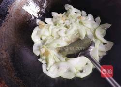 虾皮炒蒲瓜的做法图解5