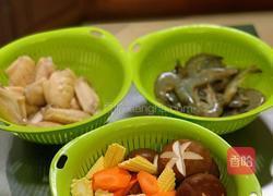 鸡翅大虾堡的做法图解1