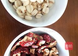 桂圆红枣银耳莲子羹的做法图解6