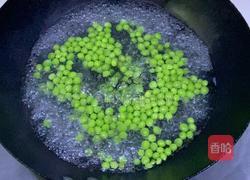 金玉鸿福（玉米甜豆炒火腿丁）的做法图解4