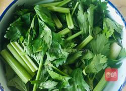 芹菜浆水的做法图解1