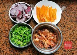 洋葱胡萝卜炒肉的做法图解2